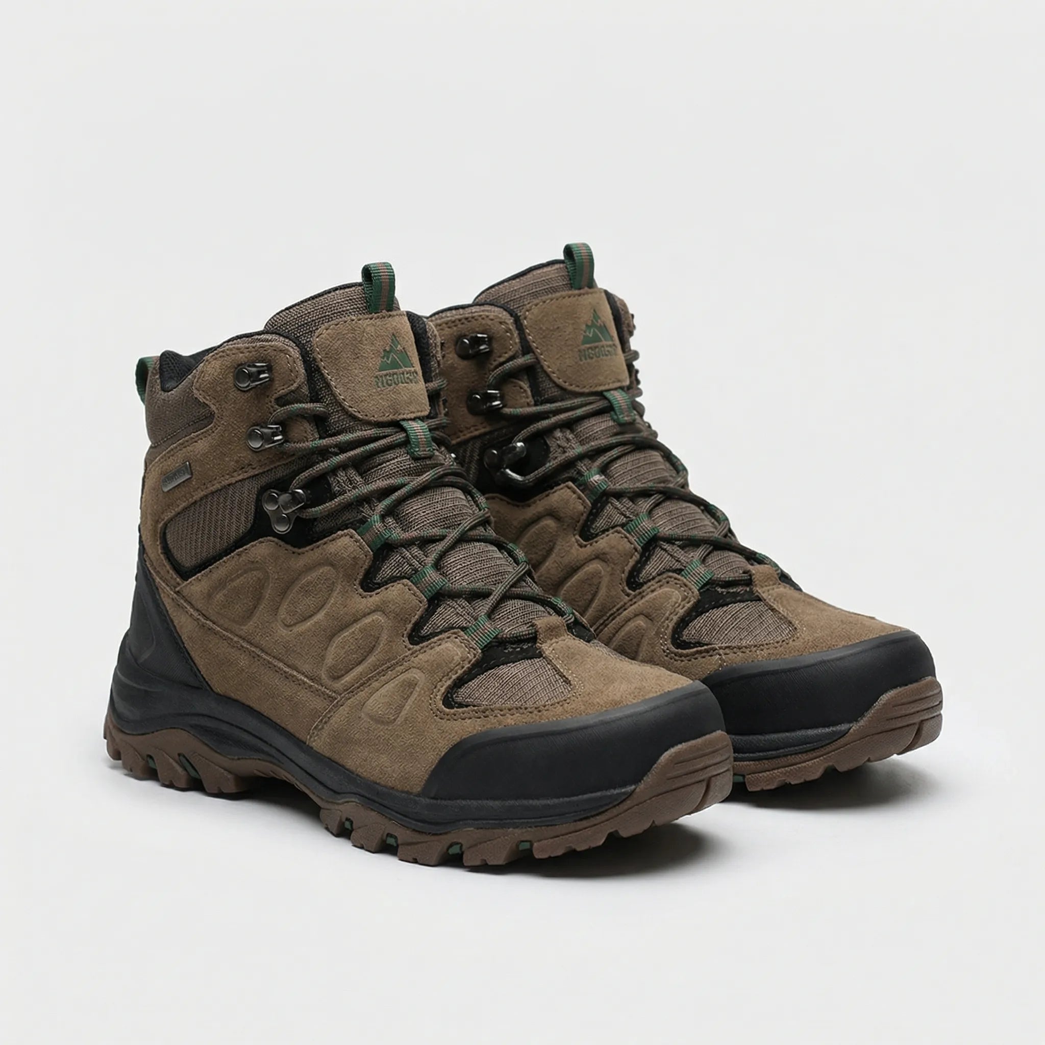 Men's high hiking boot with laced closure and deep tread sole