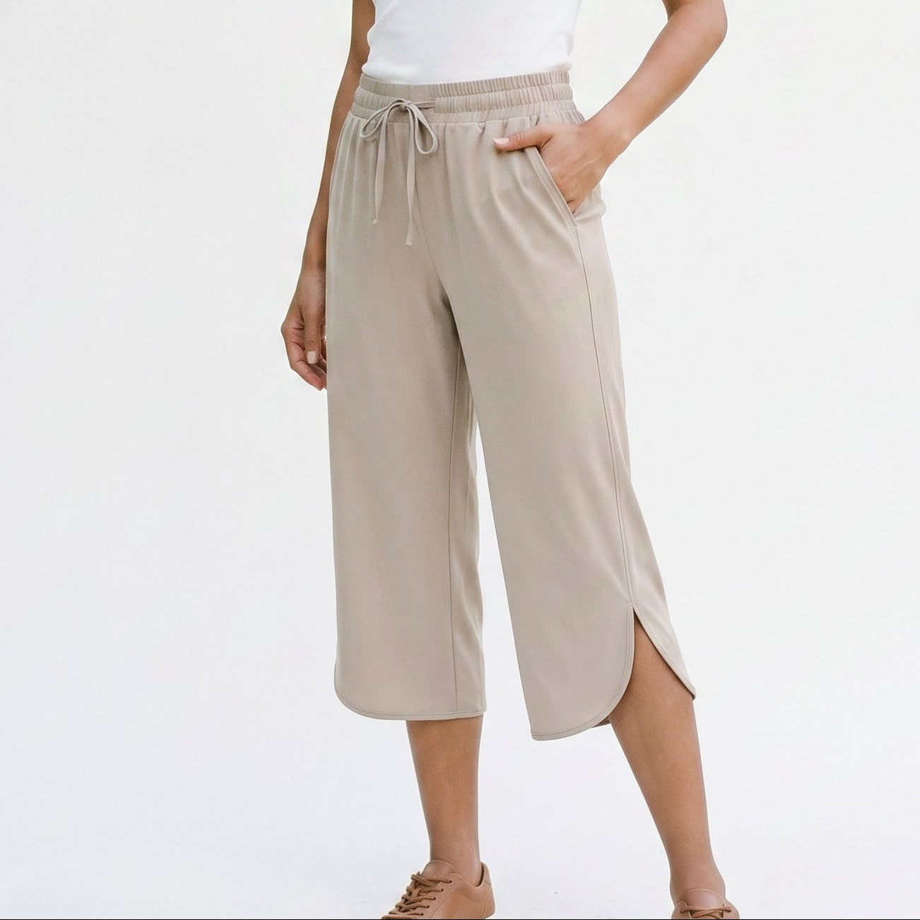 Celrien | Women's Lightweight Comfortable Cargo Capris for Ladies