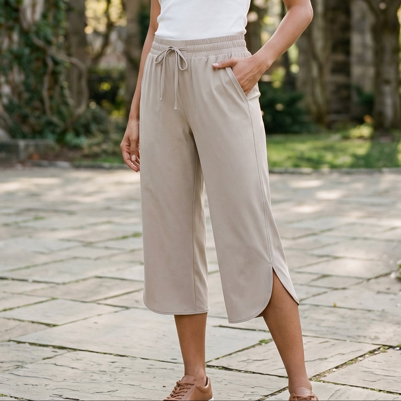 Celrien | Women's Lightweight Comfortable Cargo Capris for Ladies