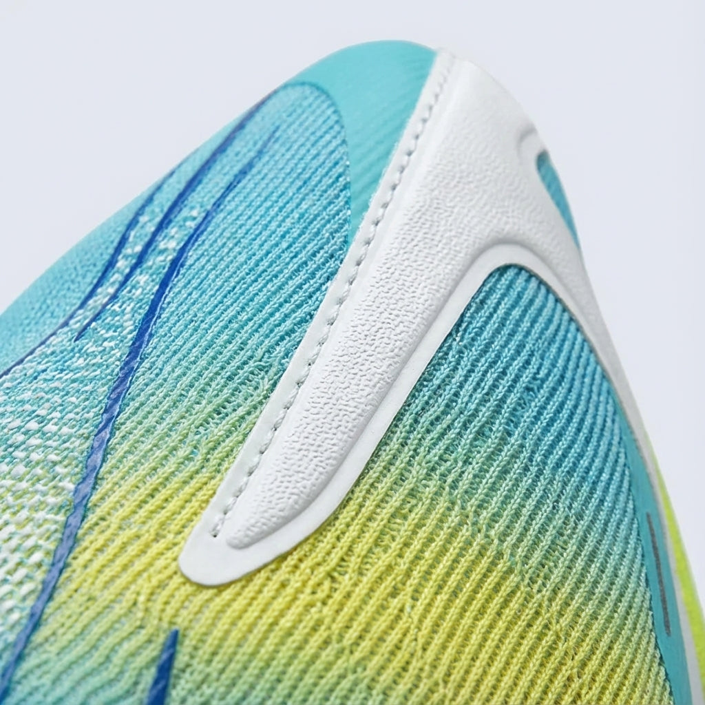 Carbon plate racing runner with responsive midsole and breathable mesh upper
