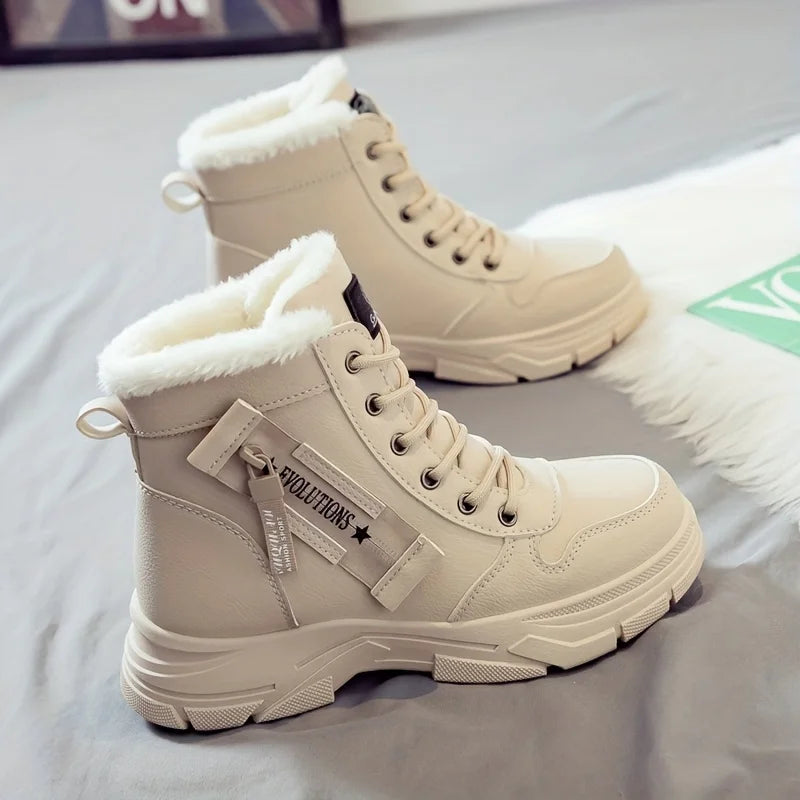 Women's ankle winter boots with warm insulation and chunky gripped sole
