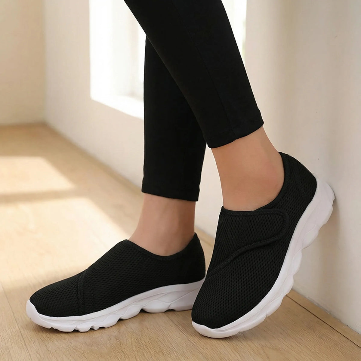 Orthopedic shoes wide-fit walking shoe with adjustable strap and roomy toe box