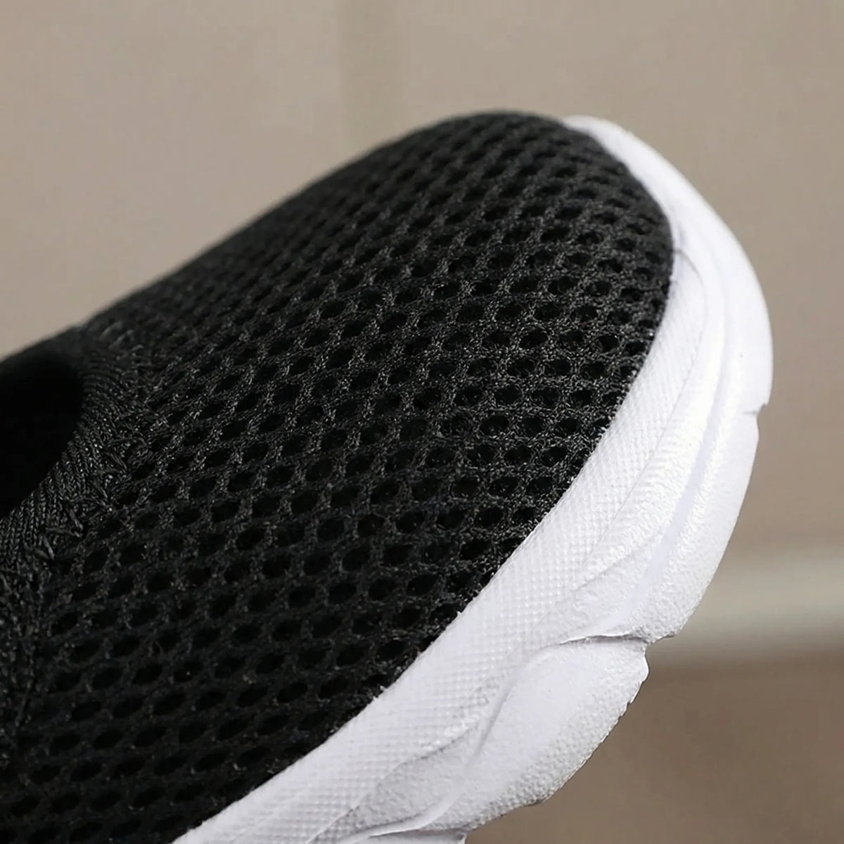 Orthopedic shoes wide-fit walking shoe with adjustable strap and roomy toe box