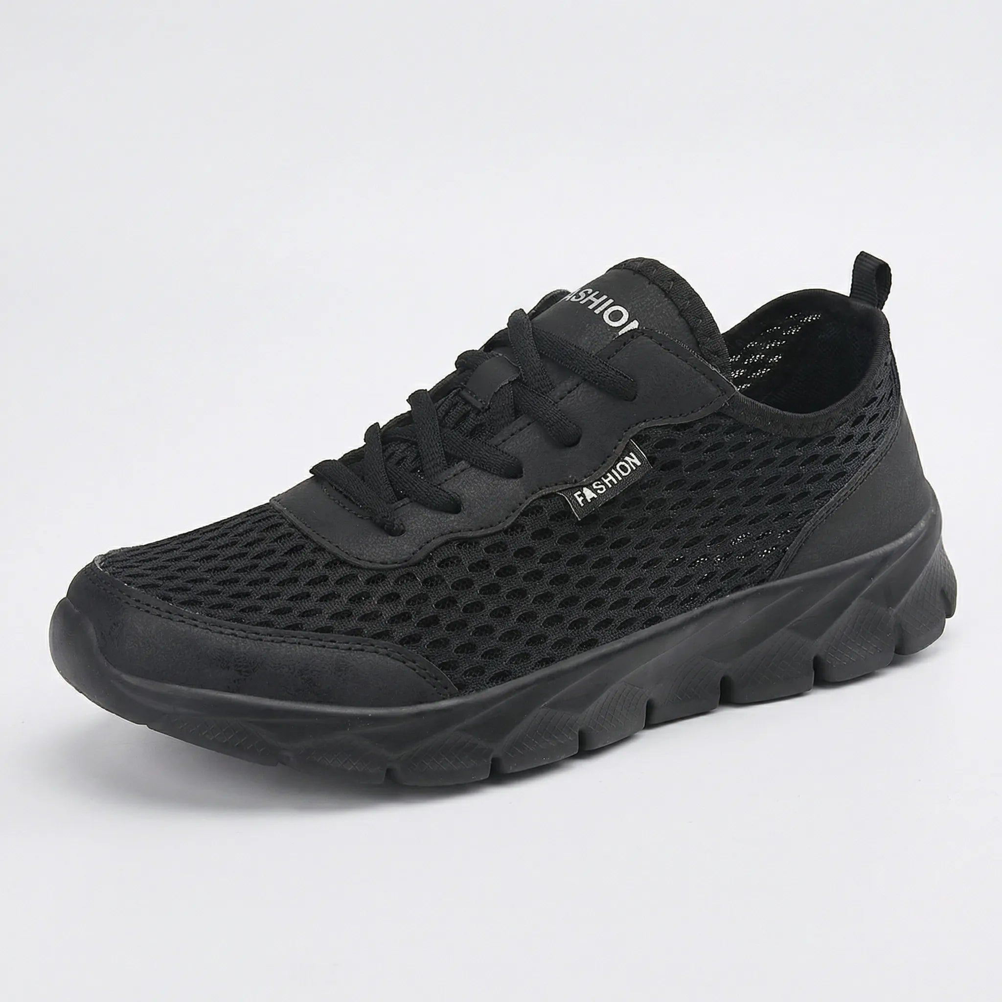 Lightweight men's running shoe with breathable mesh upper and cushioned sole