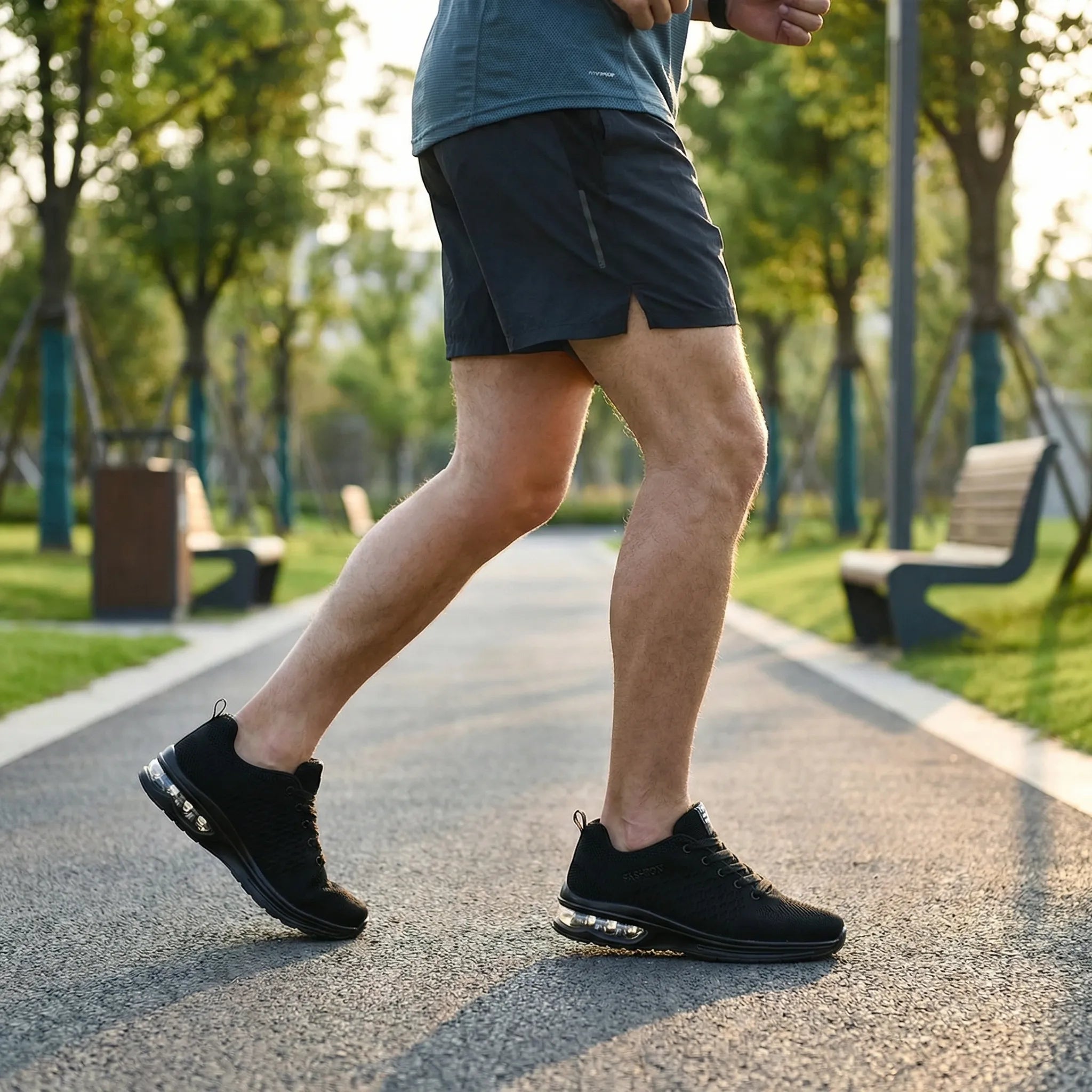 Men's lightweight running sneakers with air-cushioned sole and breathable mesh upper
