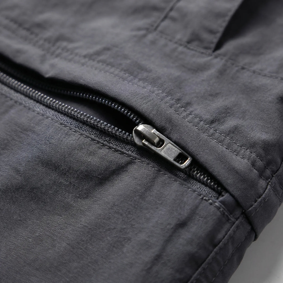 Men's zip-off hiking pants with quick-dry water-repellent fabric