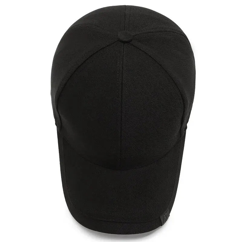 Men's minimalist baseball cap with curved peak and adjustable fit