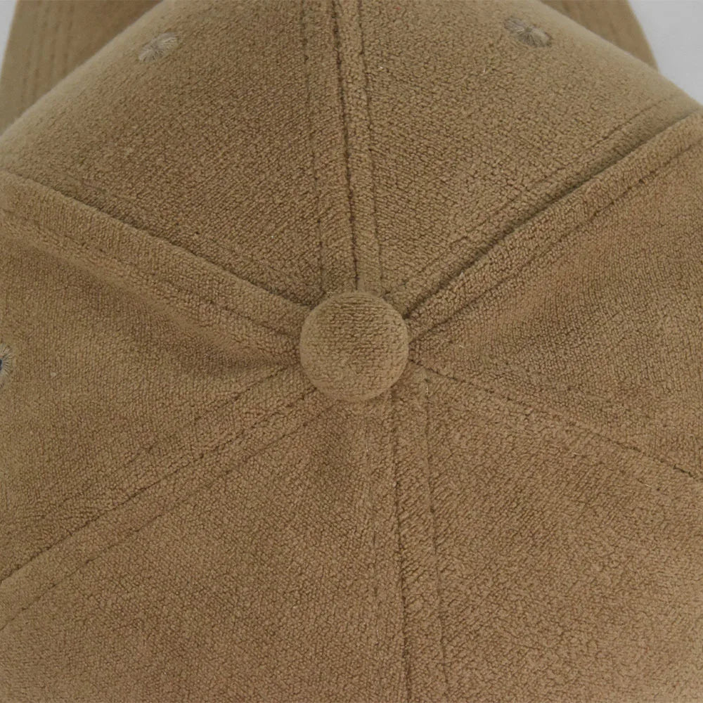 Retro suede baseball cap with snapback closure in unisex fit