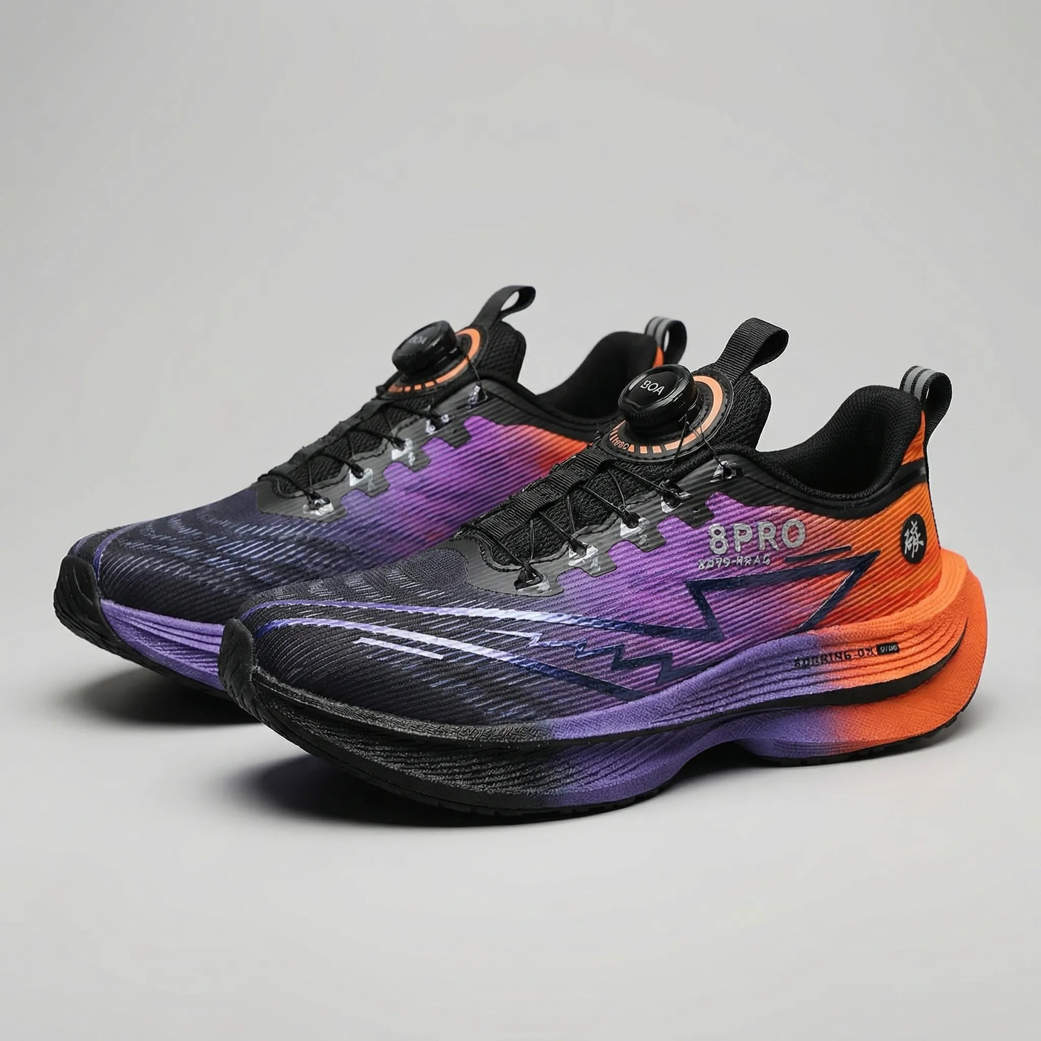 Lightweight road running sneakers with carbon board responsive sole