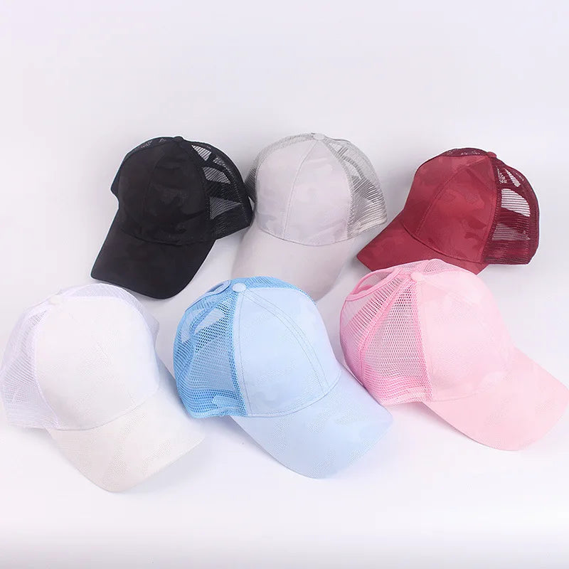 Women's baseball cap with ponytail opening, breathable mesh back