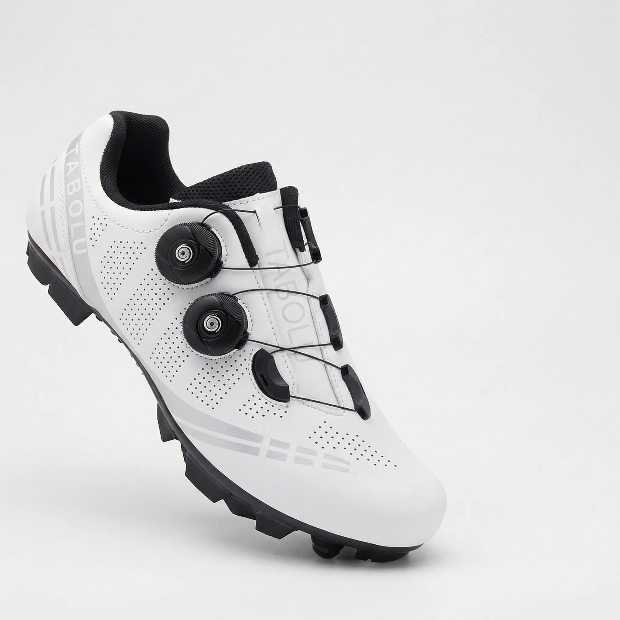 MTB cycling shoe with rotary knob closure and SPD cleat compatibility