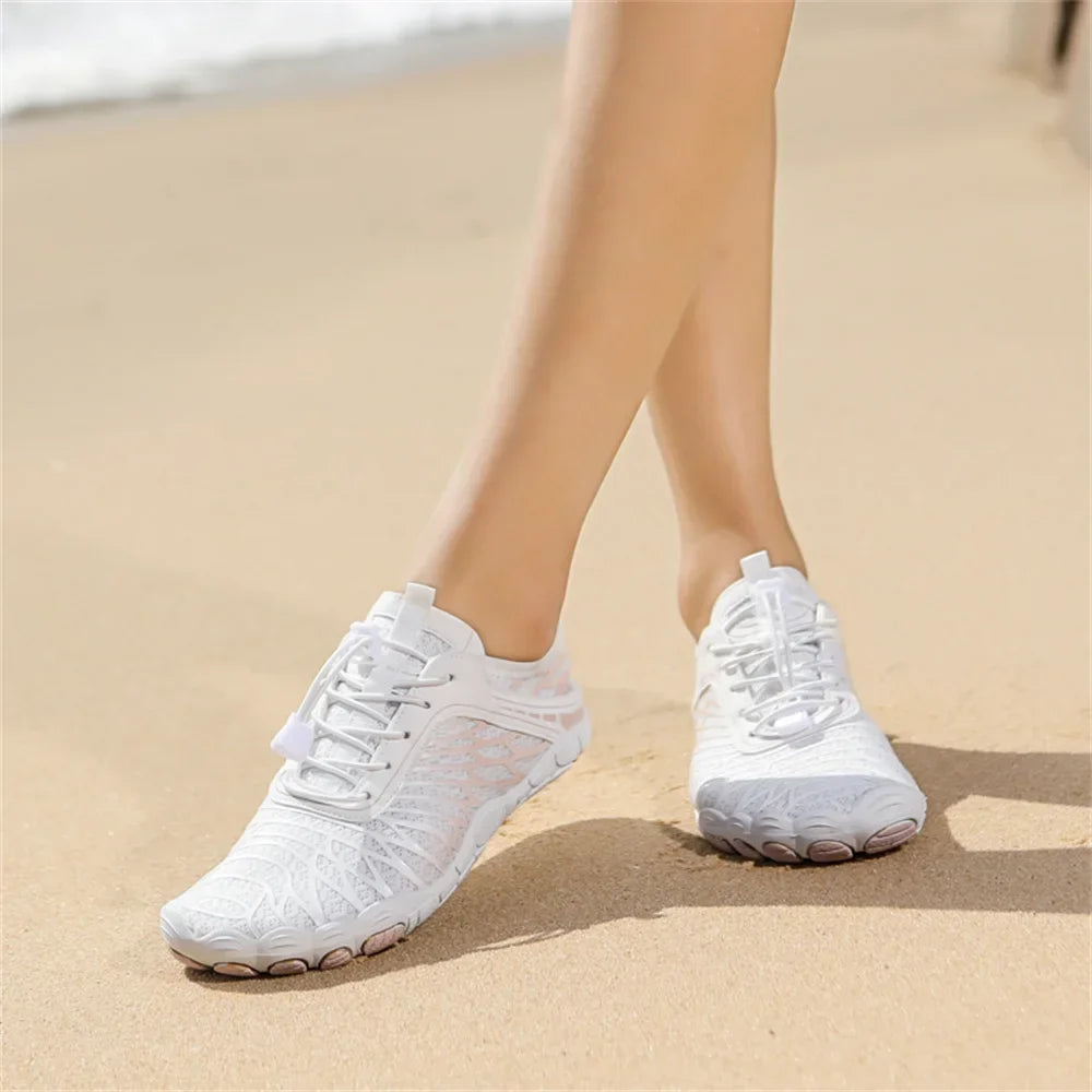 Barefoot-style anti-slip water shoe with quick-drying design