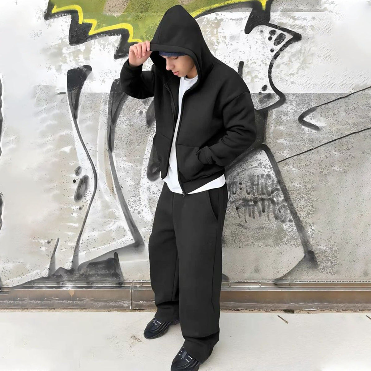 Men's Oversize Zip Hoodie and Relaxed Sweatpants Set