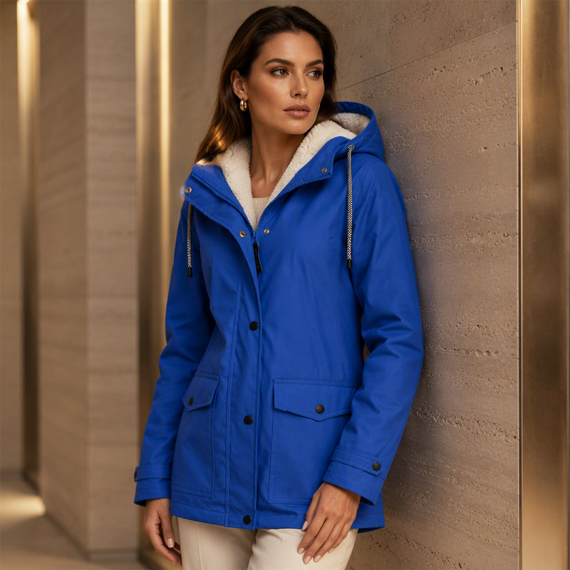 Windproof Jacket with Soft Fleece Lining and Hood – for All Weather Conditions