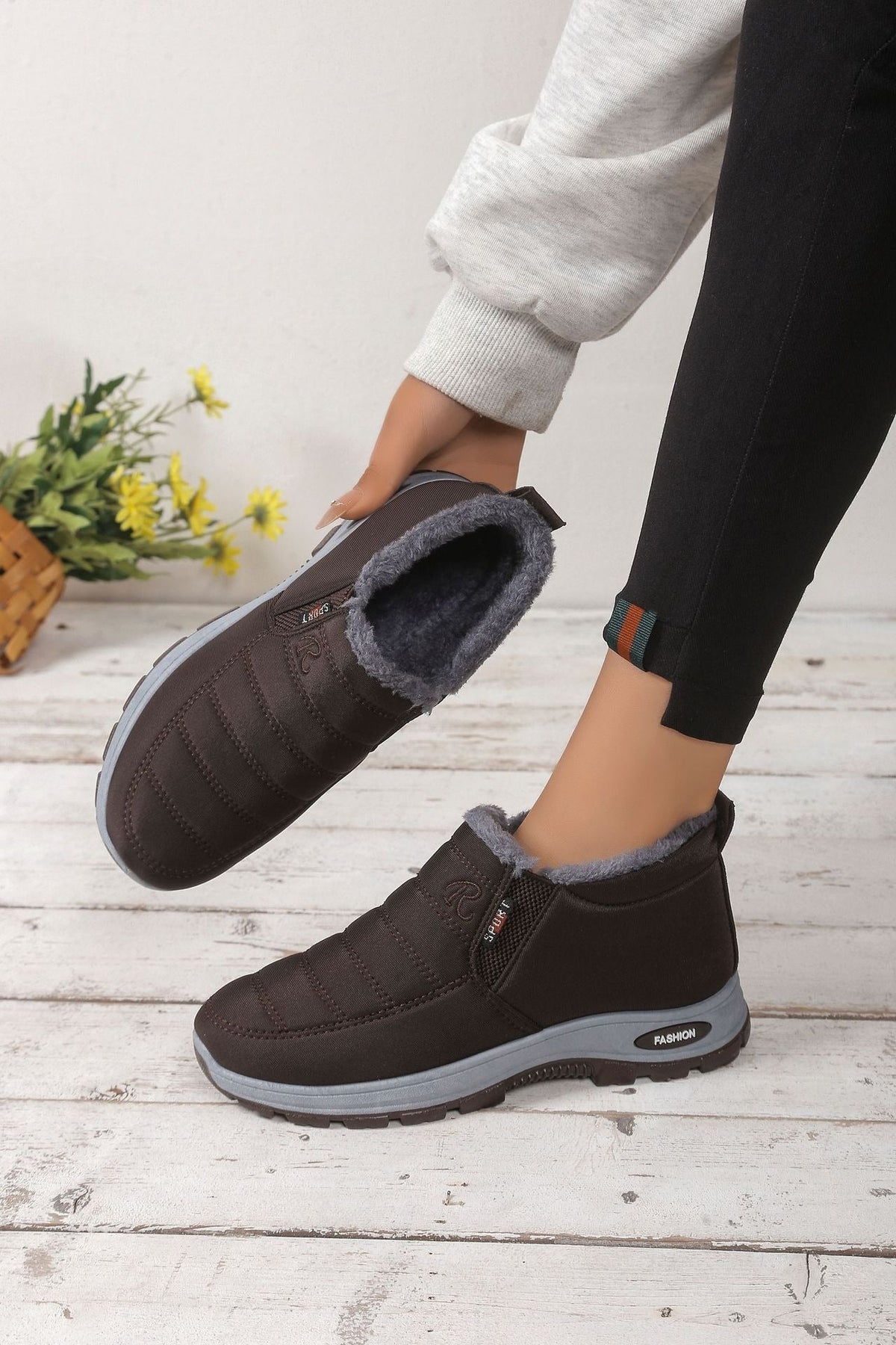 Unisex Winter Boots with Fluffy Lining, Warm, Comfortable and Non-Slip, Ideal for Cold Weather