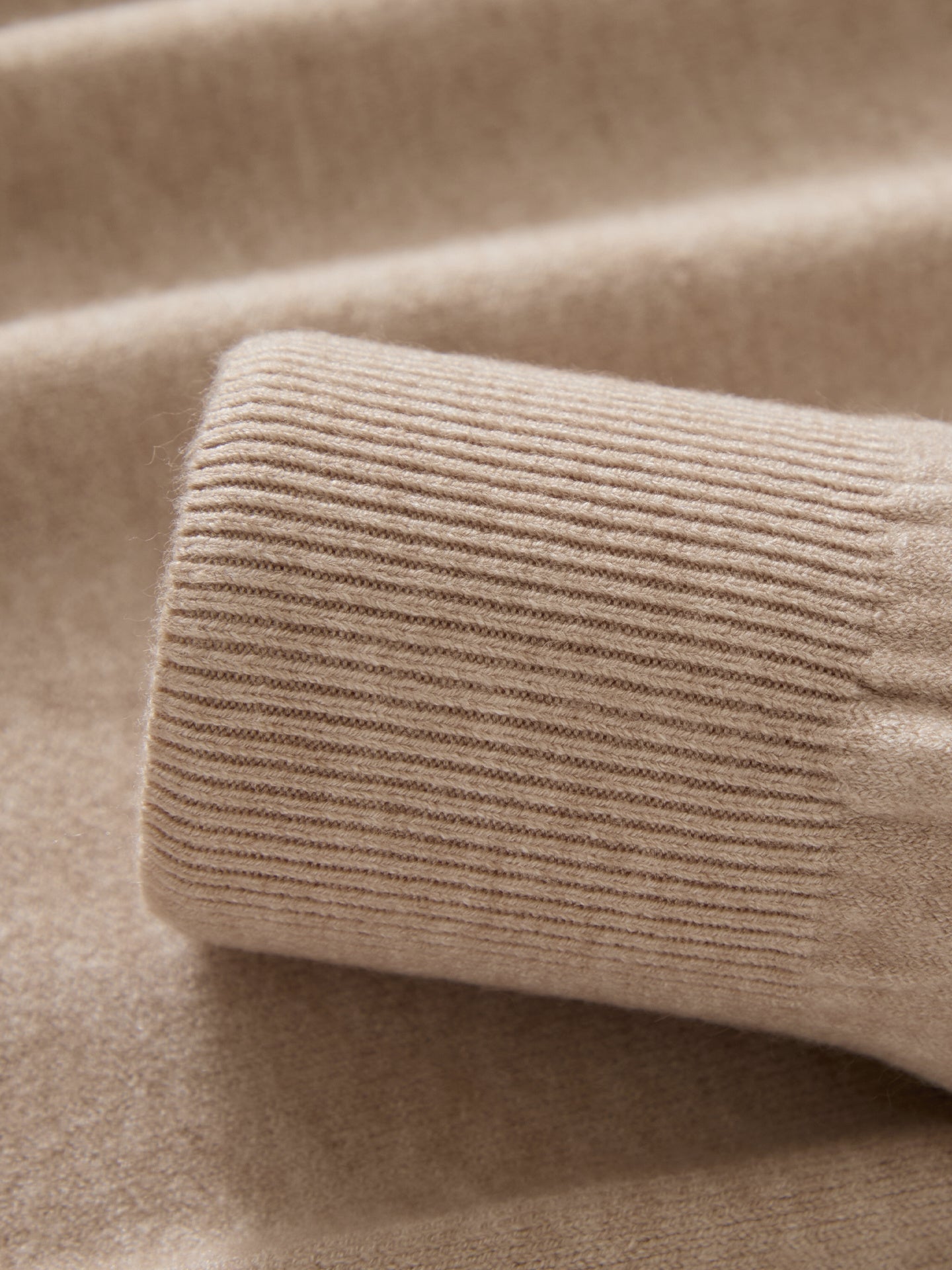Celrien | Men's Knitted V-Neck Pullover