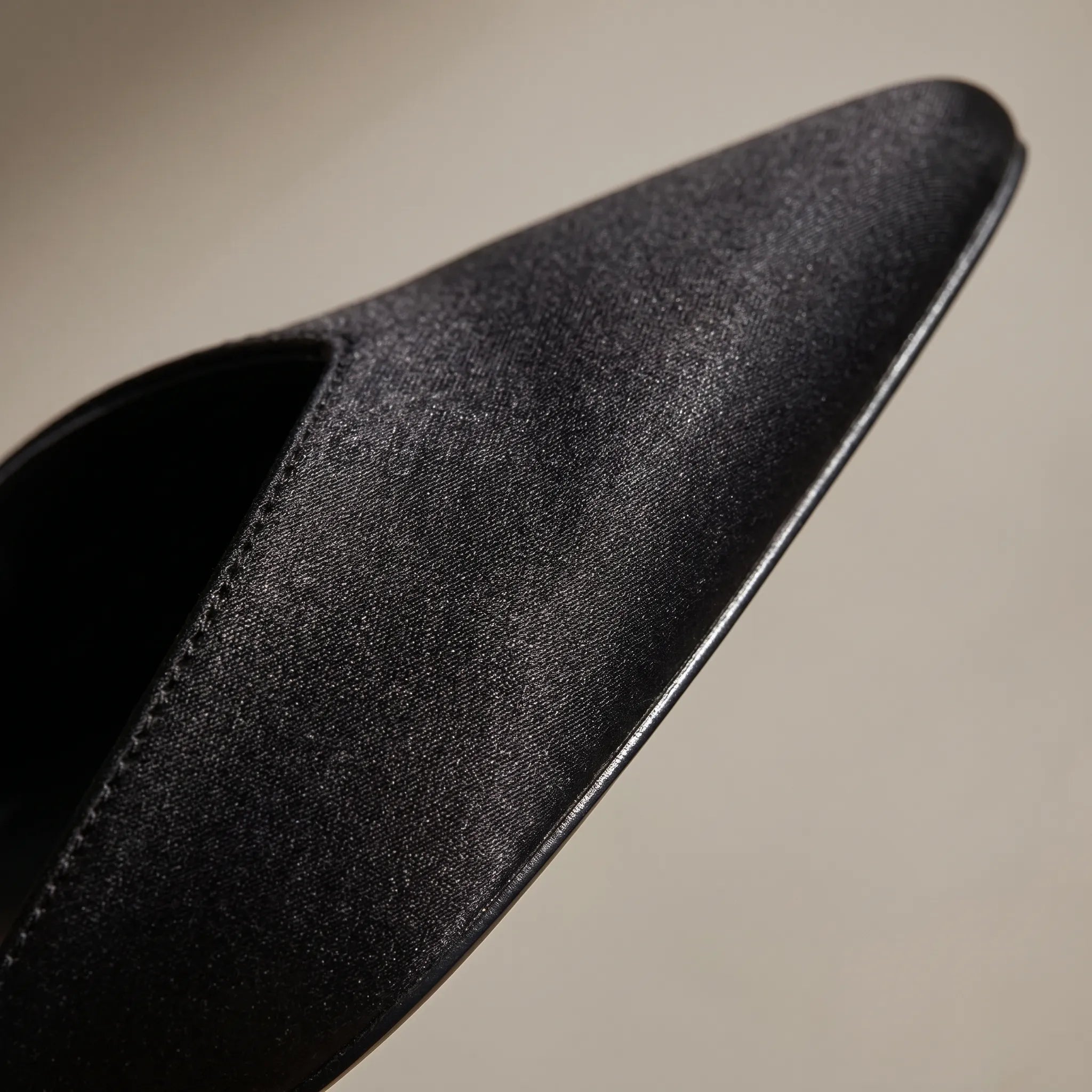 Celrien | Pointed-Toe Slingback Low Heel
