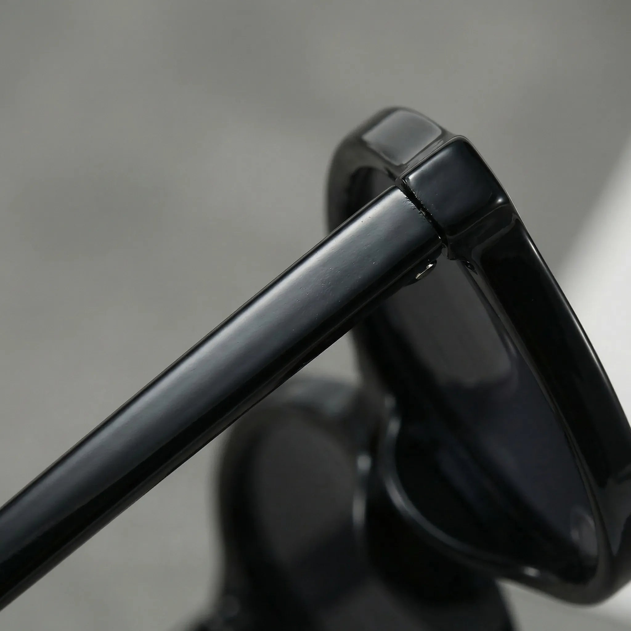 Celrien | Small Oval Retro Sunglasses