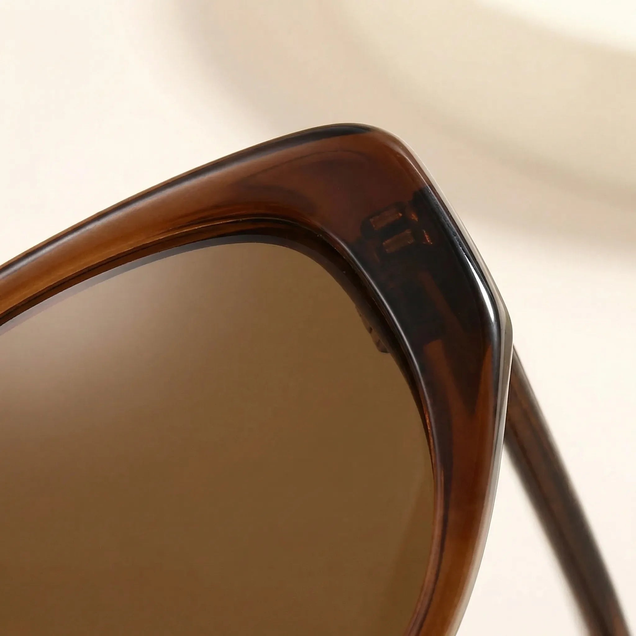 Celrien | Vintage Cat-Eye Polarized Sunglasses