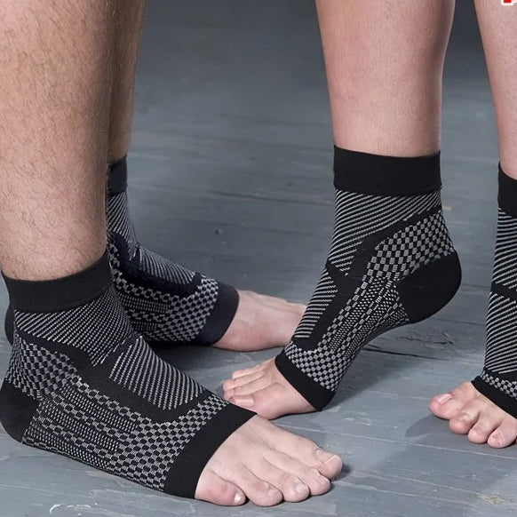 Breathable ankle compression bandage for pain relief and support