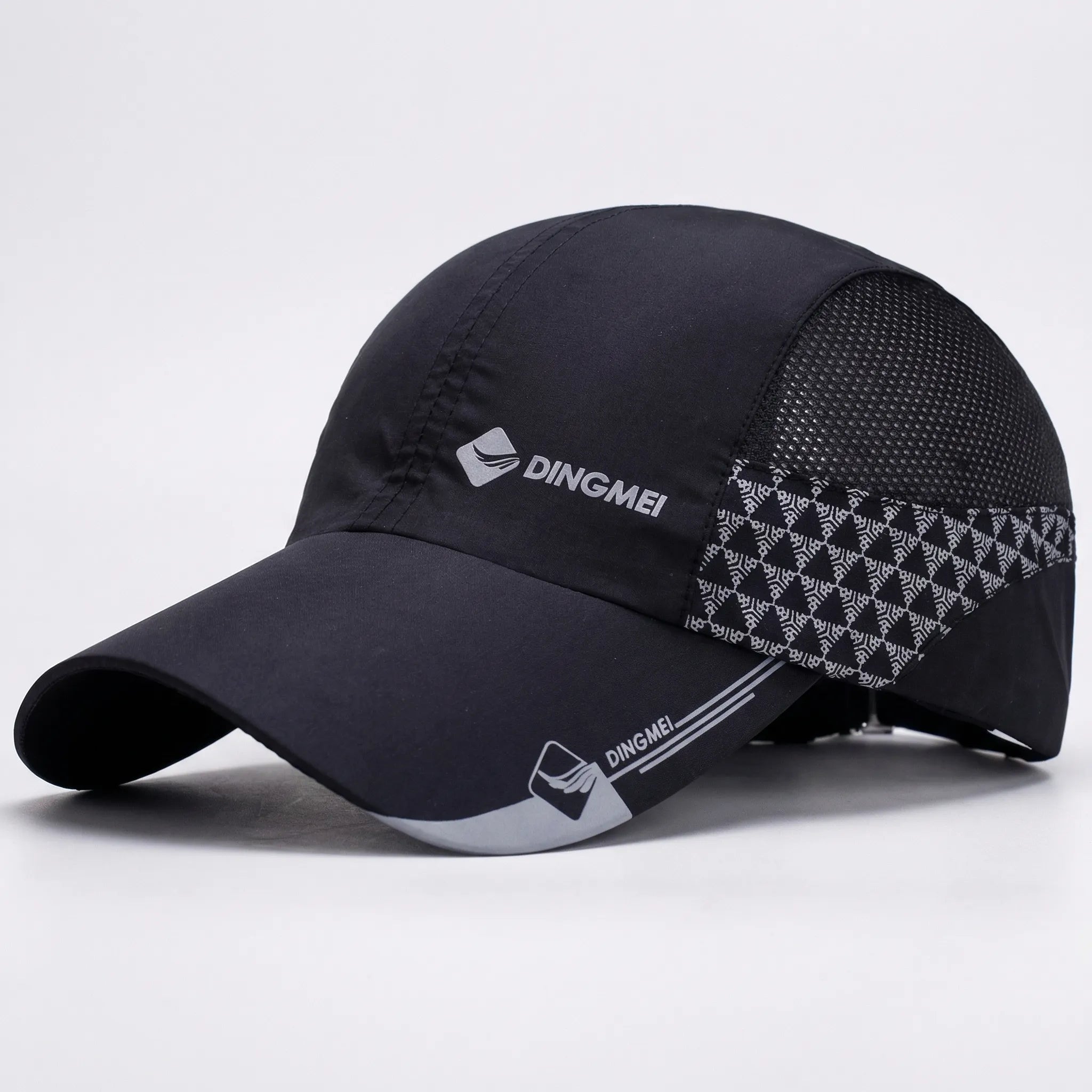 Men's breathable baseball cap with mesh panels and adjustable strap