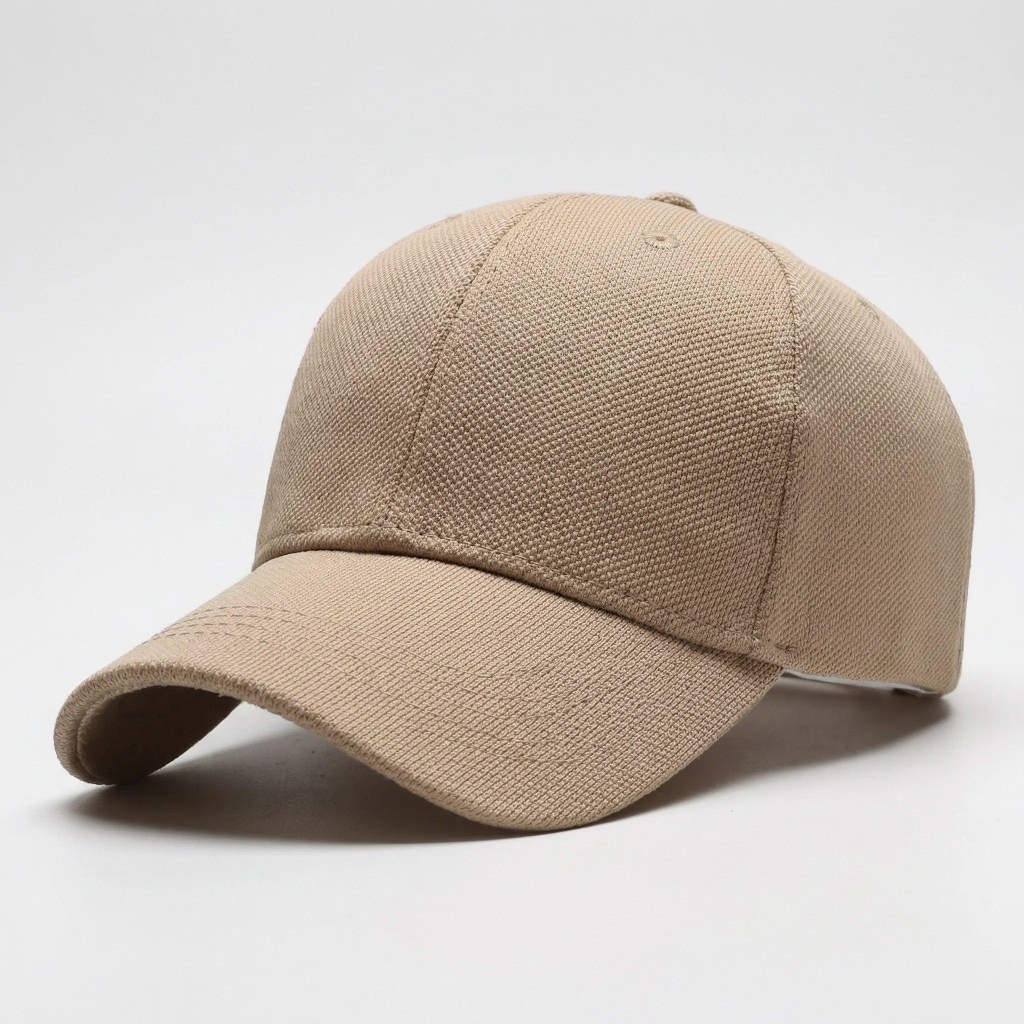 Minimalist baseball cap with adjustable flat peak and structured crown