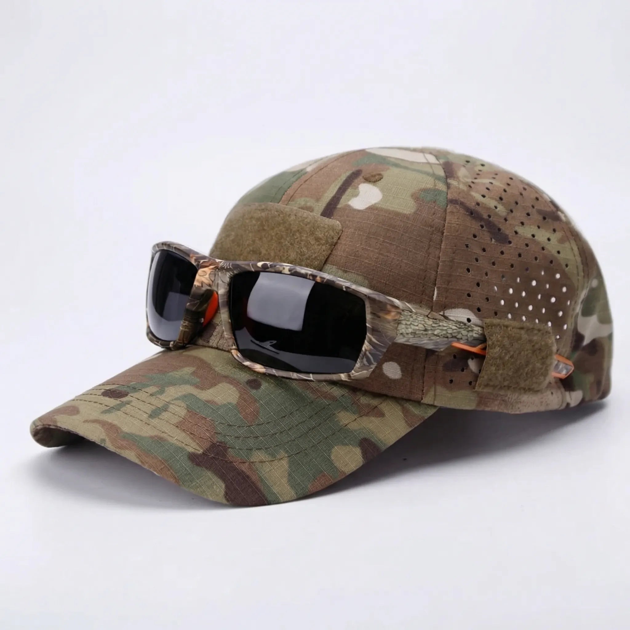 Men's camouflage baseball cap with breathable mesh construction and adjustable strap