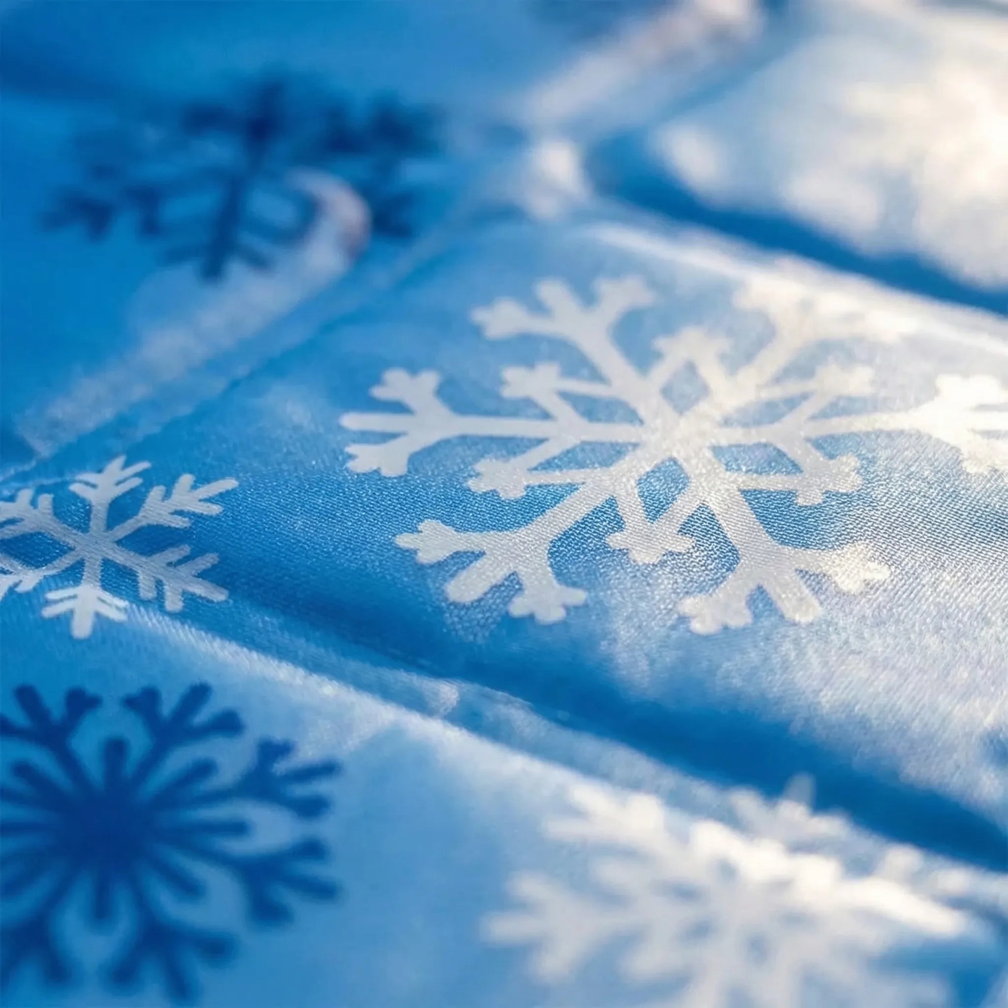 Water-filled cooling mat for dogs and cats with snowflake print design