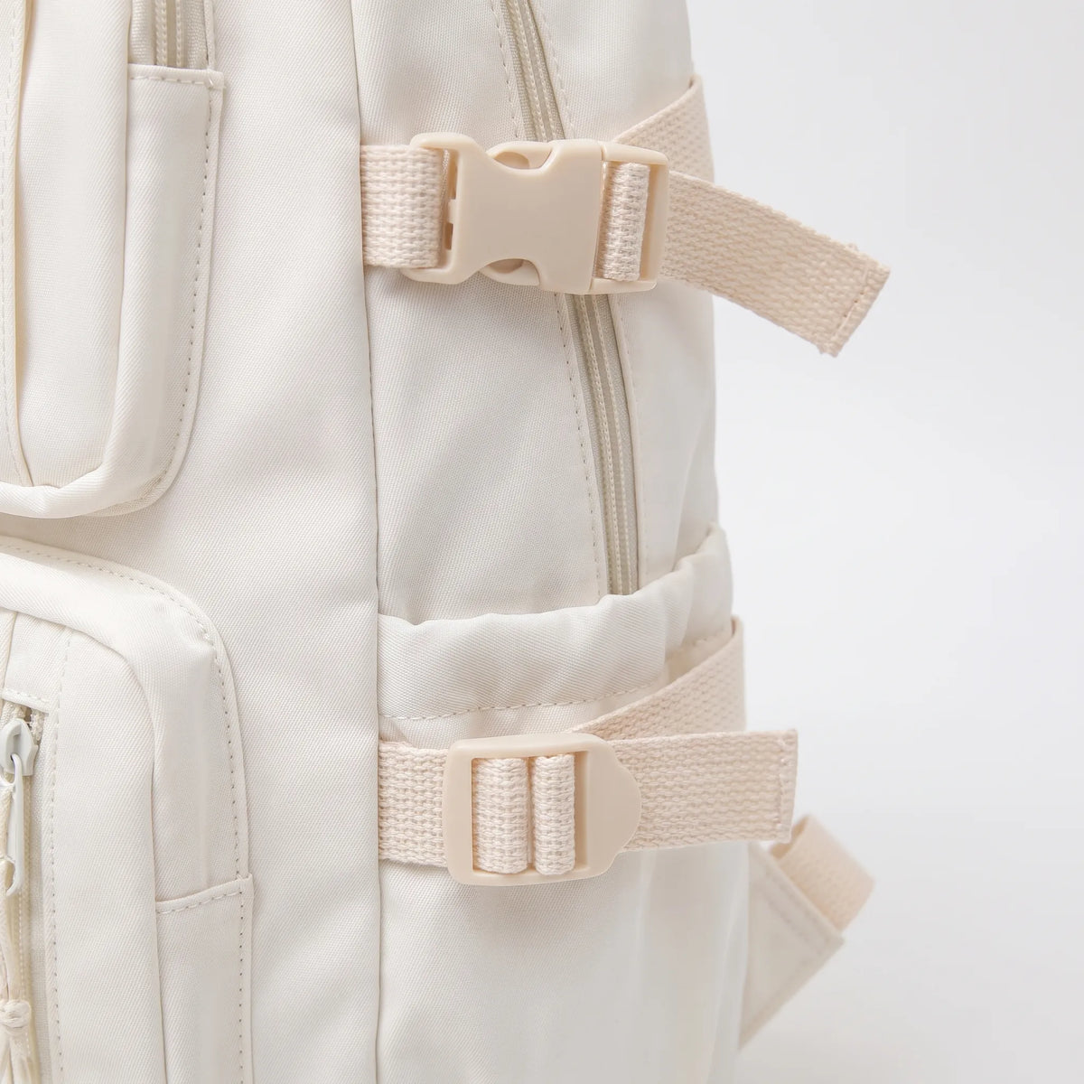 Nordspur | ClearViewPack Multi-Pocket Display Backpack