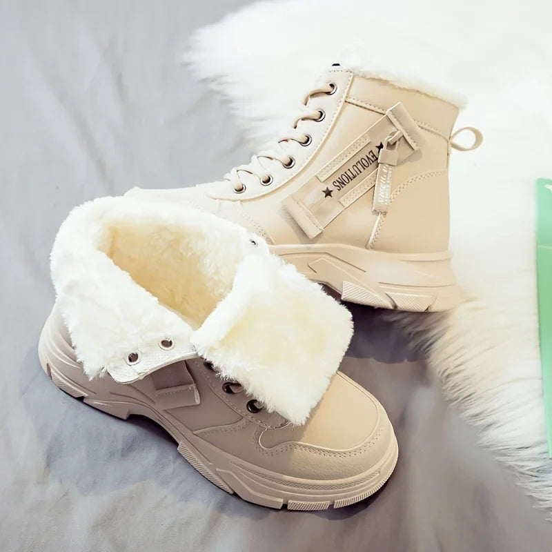 Women's ankle winter boots with warm insulation and chunky gripped sole