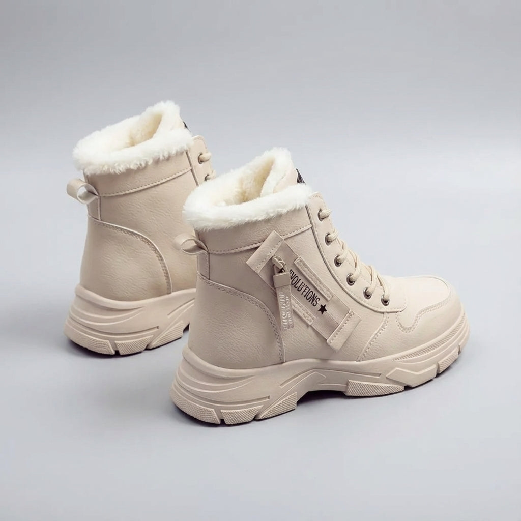 Women's ankle winter boots with warm insulation and chunky gripped sole