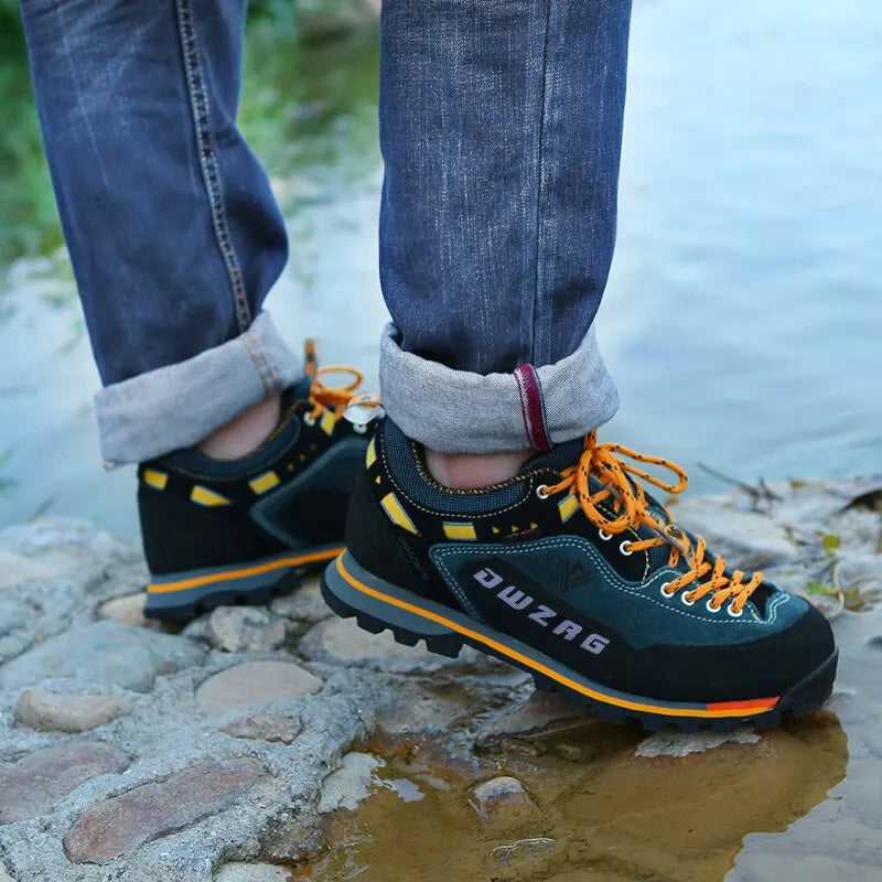 Men's waterproof hiking shoes with reinforced toe cap and deep-tread sole