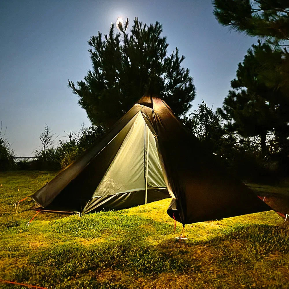 Single-person pyramid tent with stove chimney port and double-layer insulation