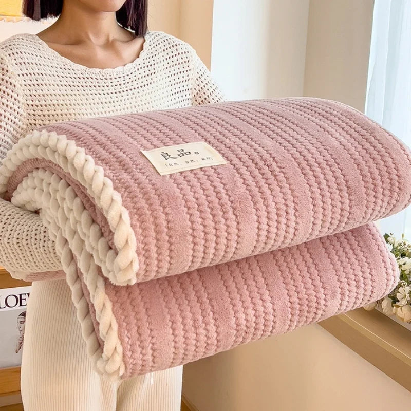 Coral fleece throw blanket with anti-pilling finish, lightweight and machine washable