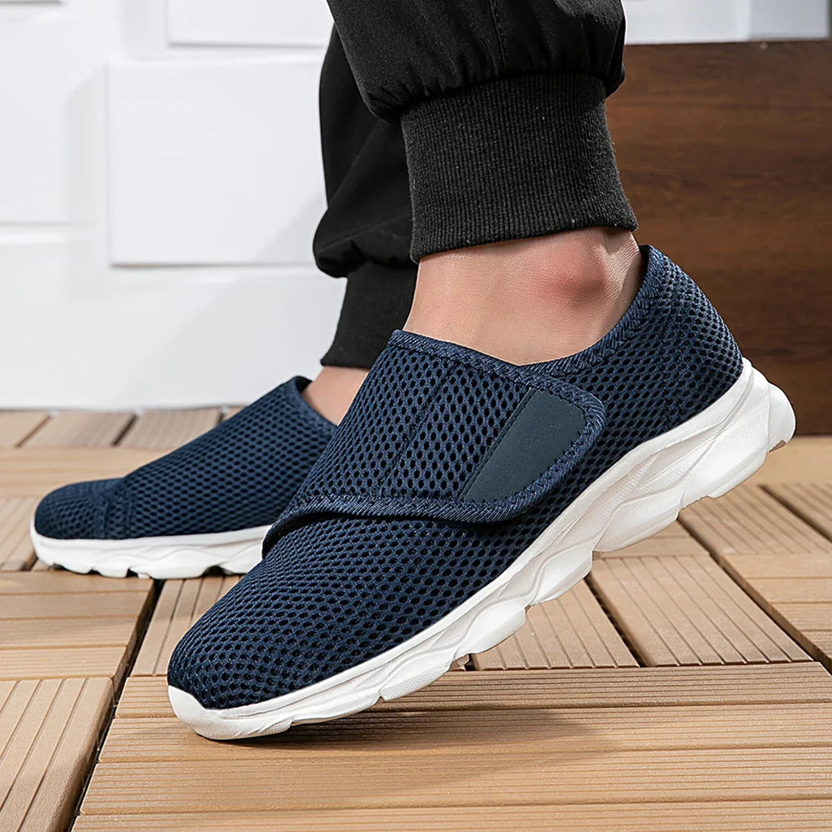 Orthopedic shoes wide-fit walking shoe with adjustable strap and roomy toe box