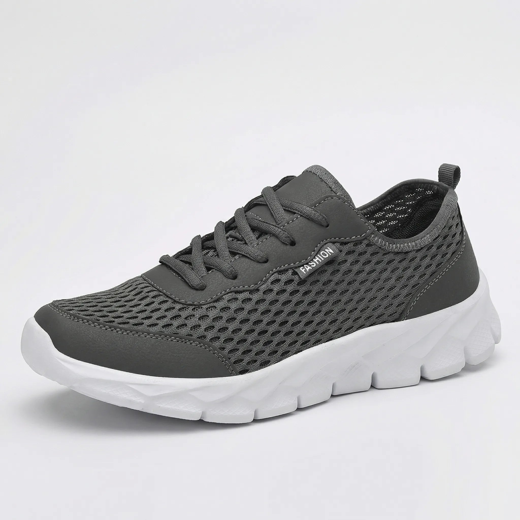 Lightweight men's running shoe with breathable mesh upper and cushioned sole