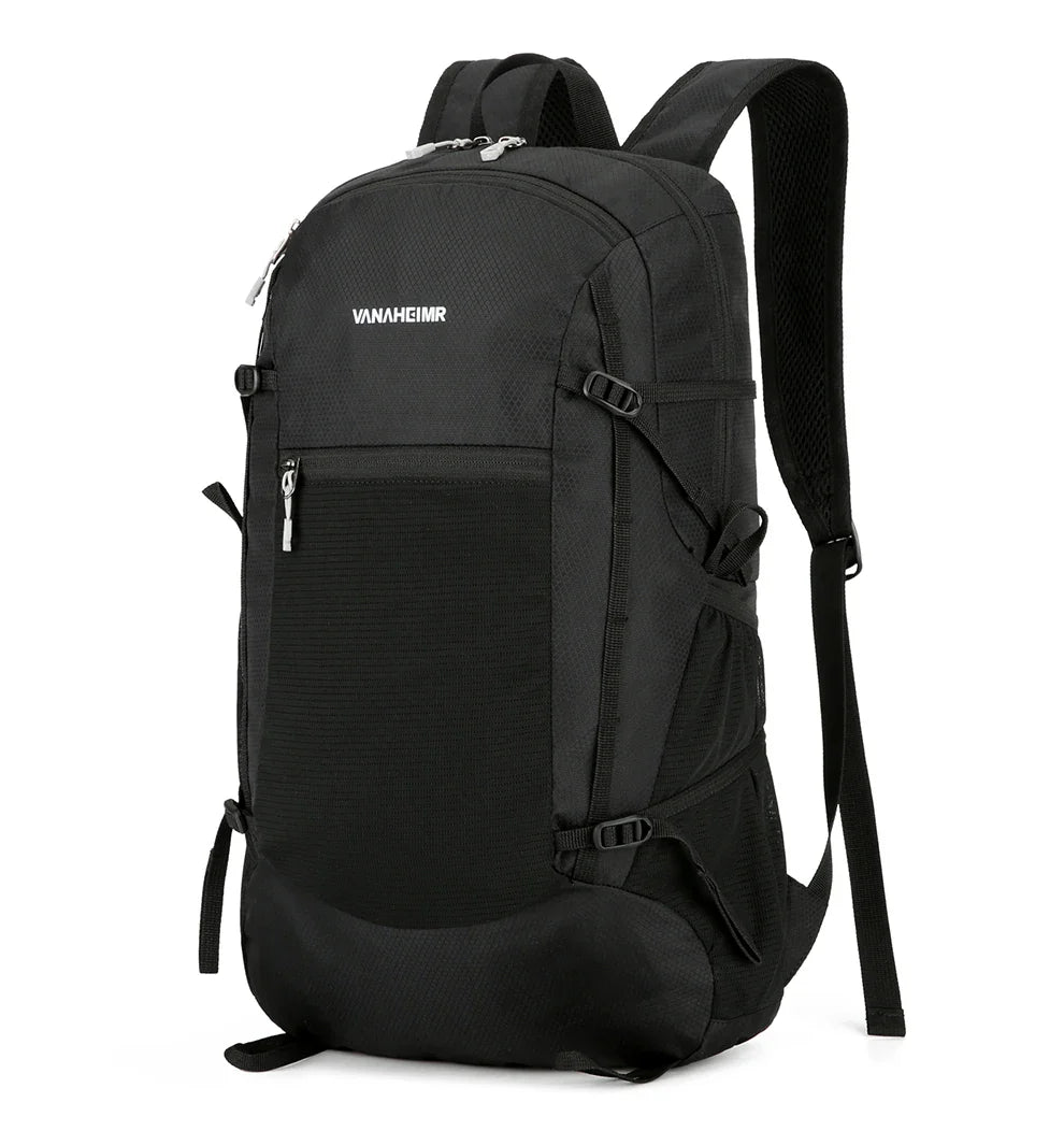 Foldable daypack with water-repellent exterior and adjustable shoulder straps