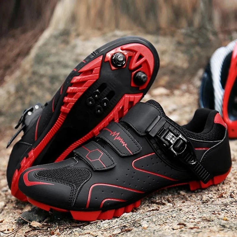 Men's MTB cycling shoe with SPD compatible recessed sole and ratchet buckle