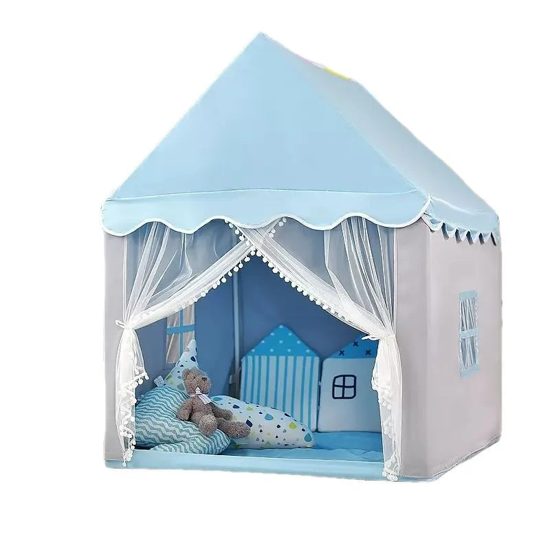 Collapsible play tent with castle design and scalloped canopy for kids