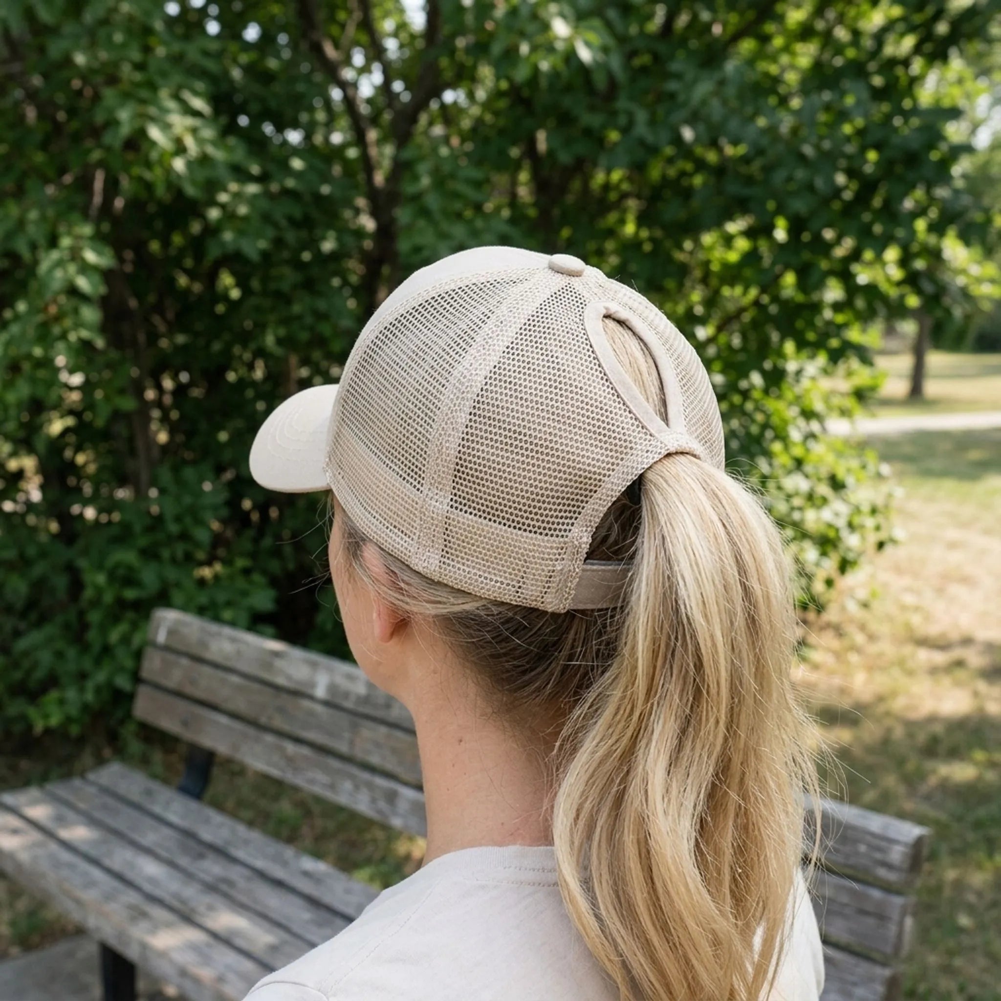 Women's ponytail baseball cap with breathable mesh back panel