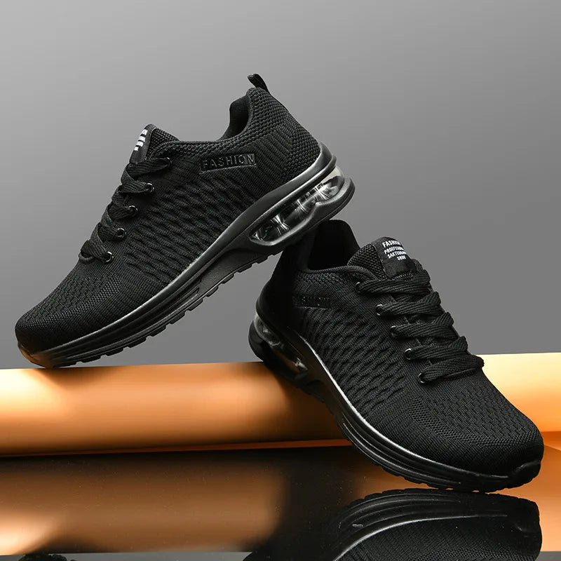 Men's lightweight running sneakers with air-cushioned sole and breathable mesh upper