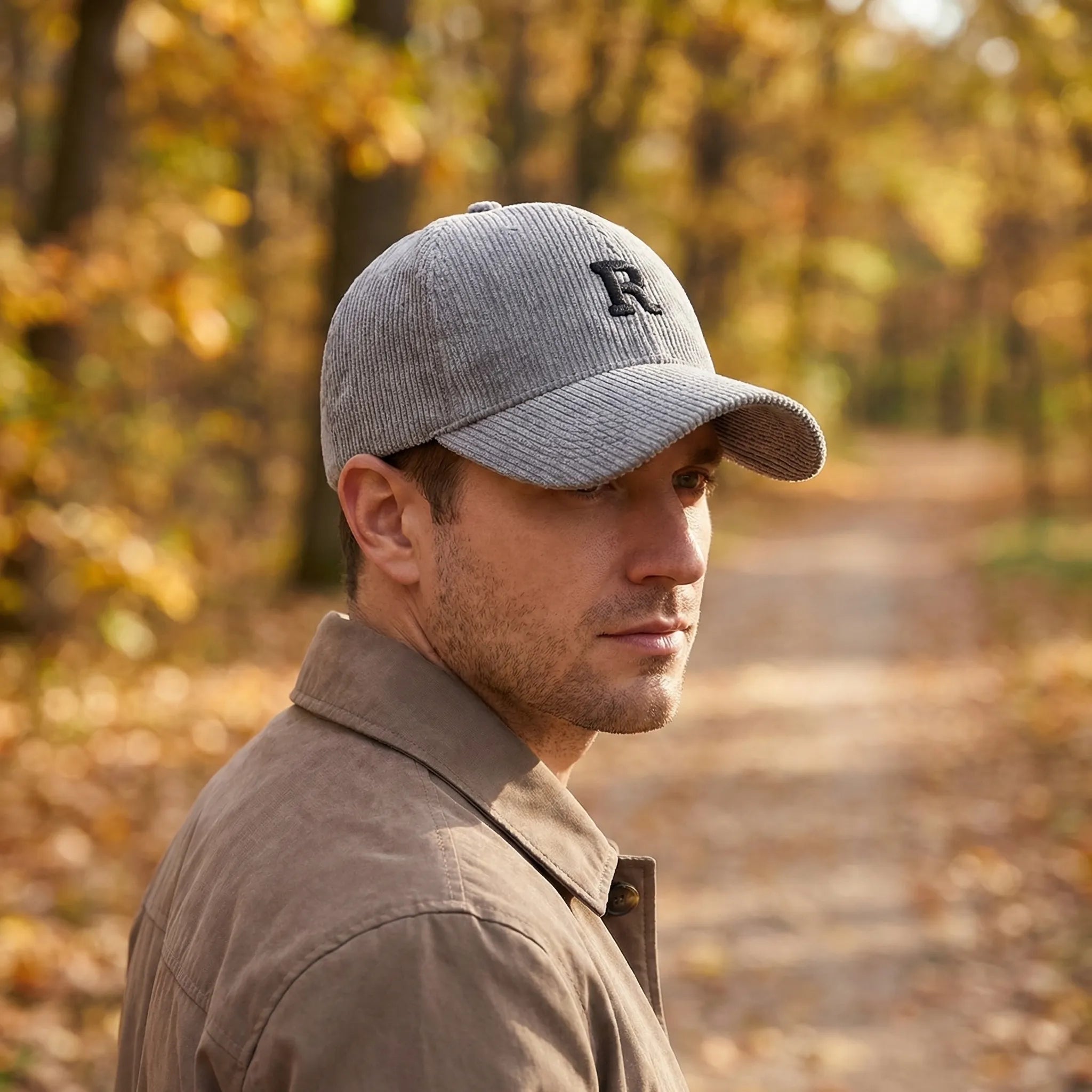 Structured baseball cap with 3D embroidered letter, ribbed polyester