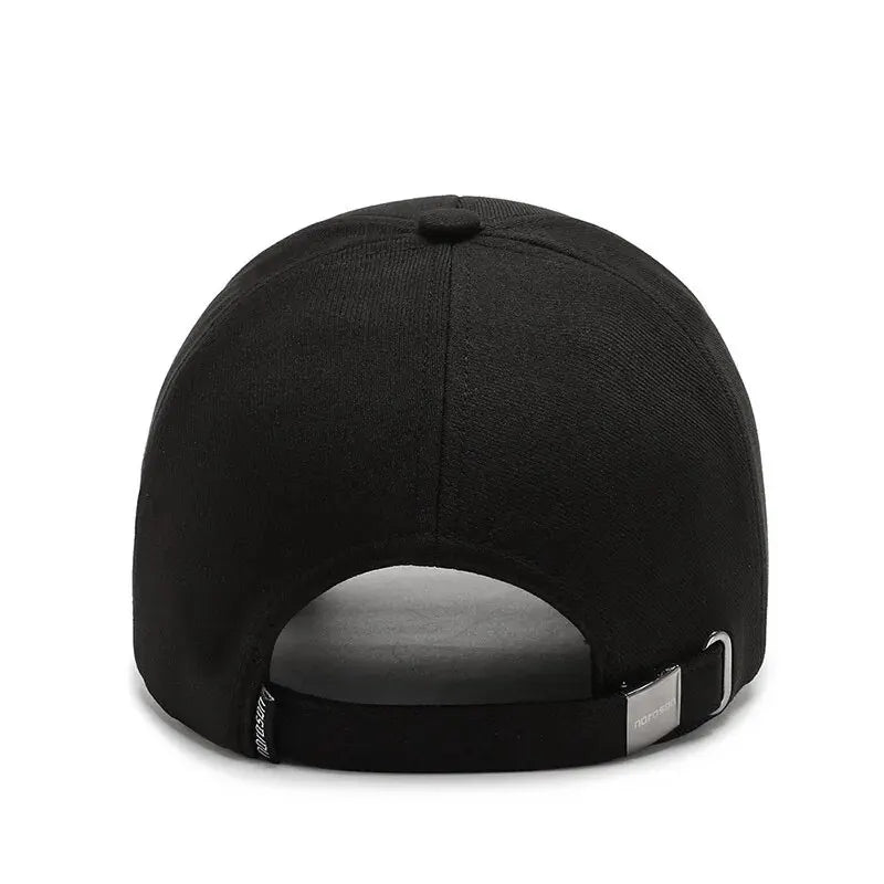 Men's minimalist baseball cap with curved peak and adjustable fit