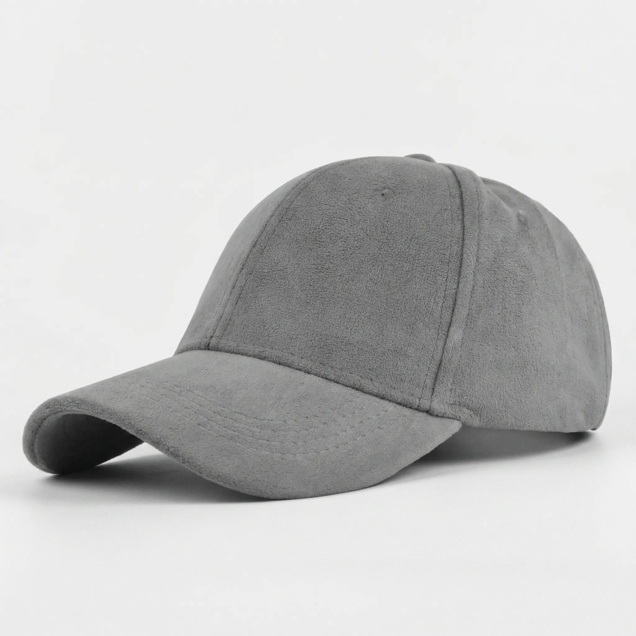 Retro suede baseball cap with snapback closure in unisex fit