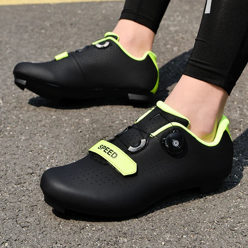 Mountain bike cycling shoe with self-locking cleat, rotary dial closure, breathable upper