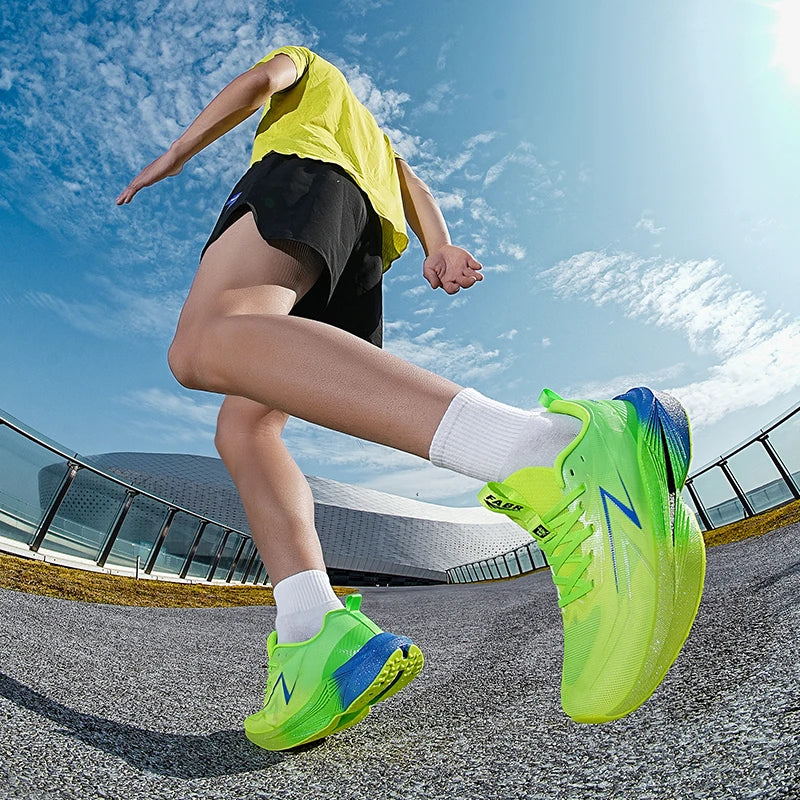 Lightweight carbon plate running shoe with breathable mesh upper and non-slip sole