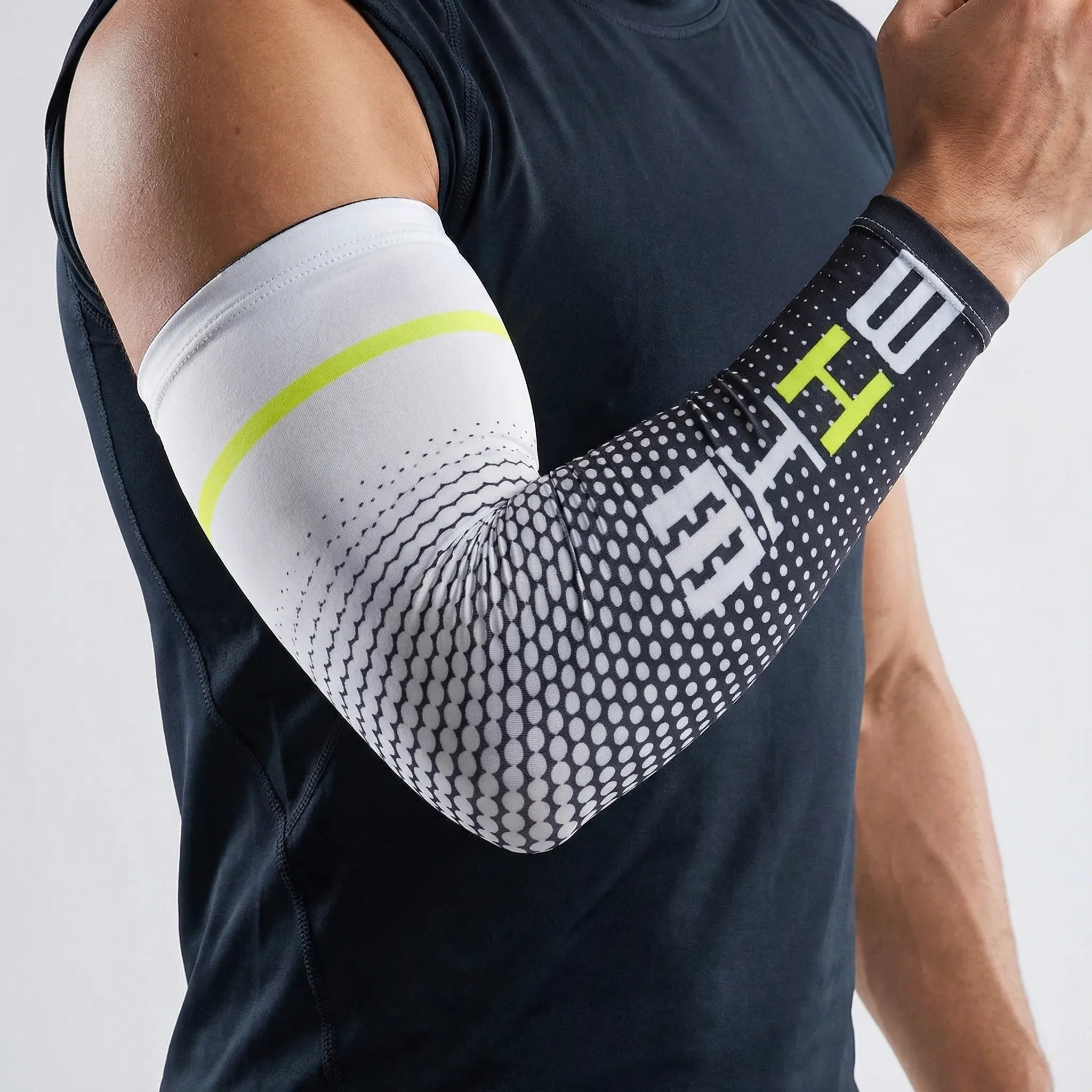 Unisex cooling arm sleeves with sun protection and reflective accents