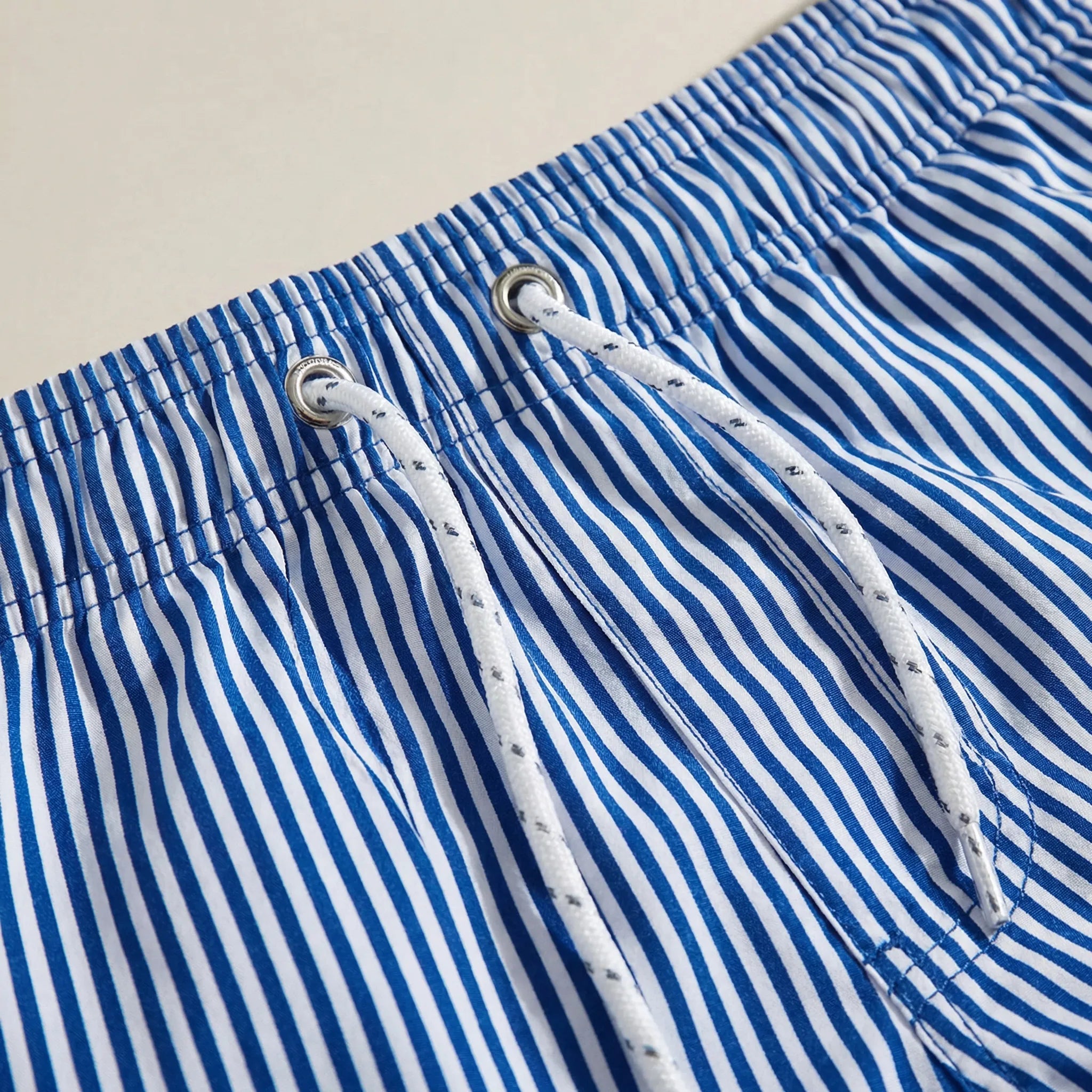 Men's swim trunks with quick-dry fabric and secure pockets