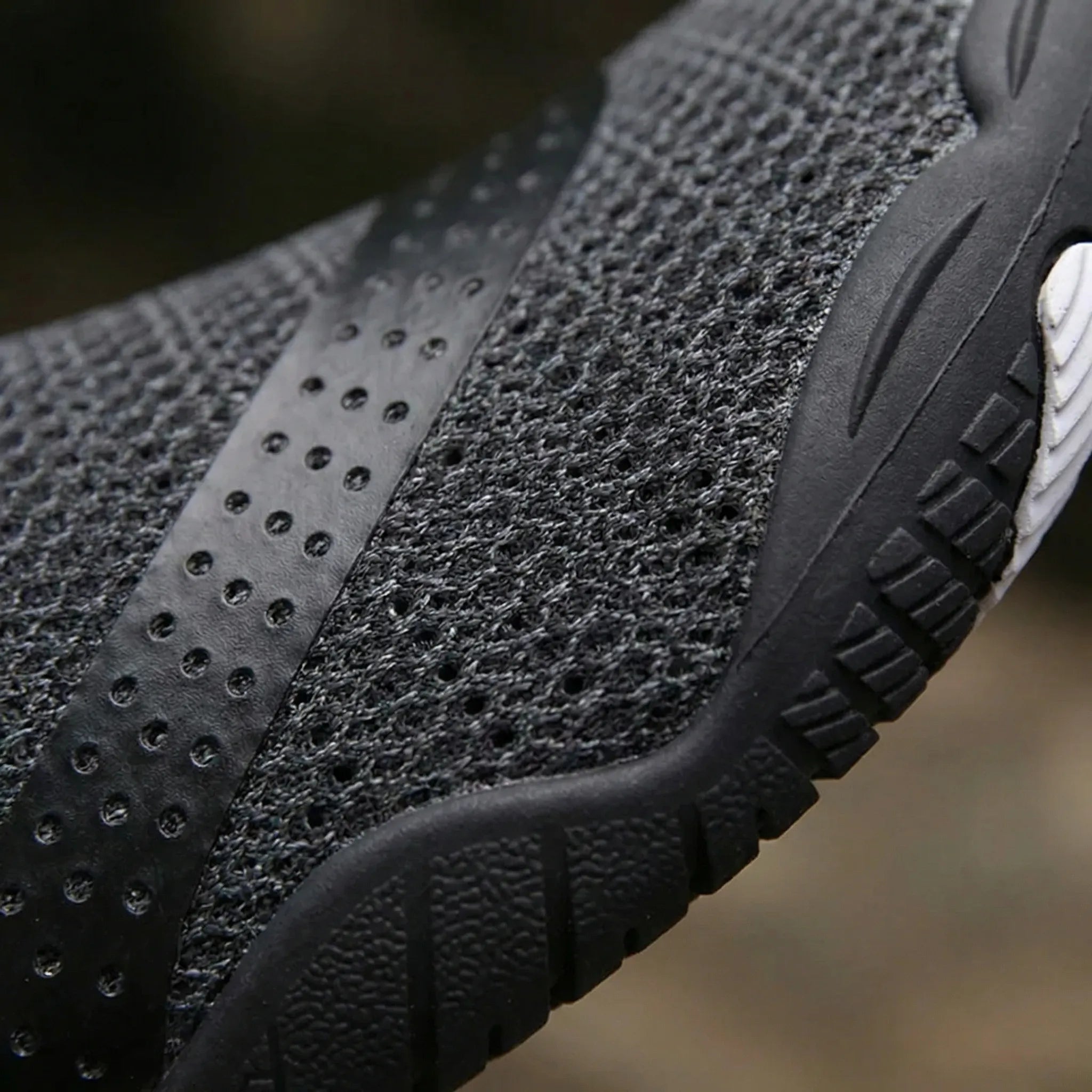 Quick-dry water shoes with five-toe sole and non-slip grip