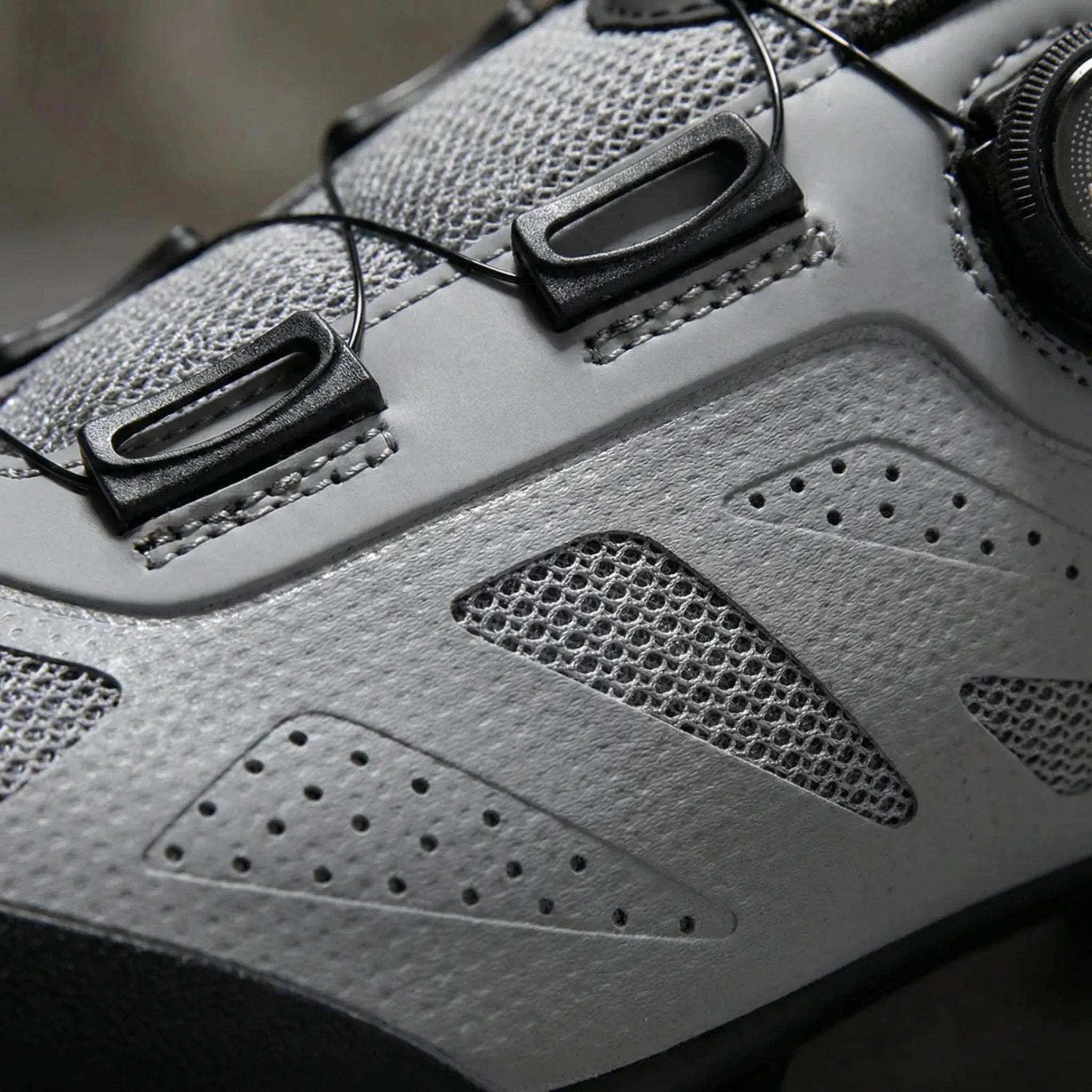 MTB cycling shoes with rotary dial closure and SPD cleat compatibility